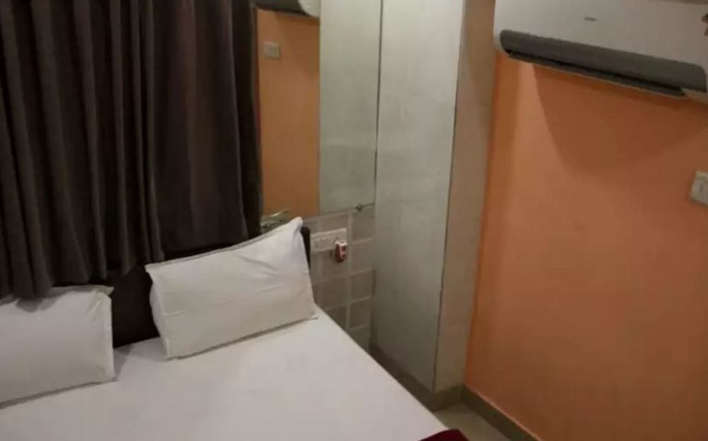 Oyo 49867 Hotel Kalpana Residency 孟买 外观 照片